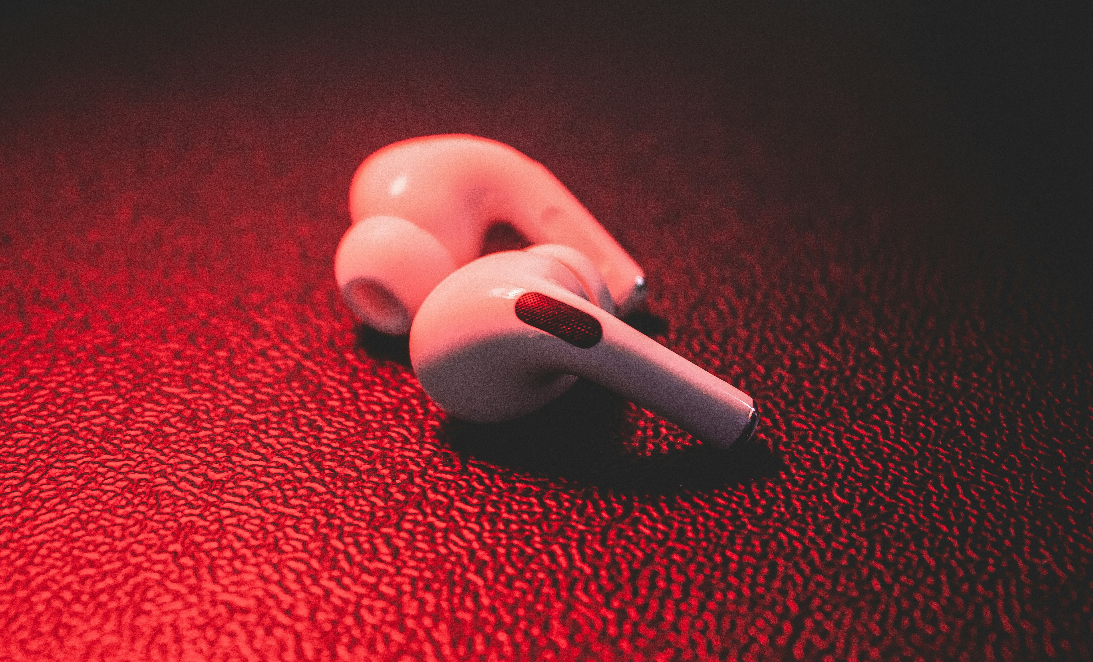 Explain how noise-cancelling headphones actually work